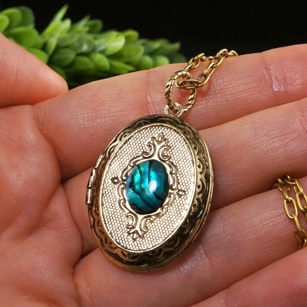Медальон овальный Перламутр Гелиотис №16 antique gold