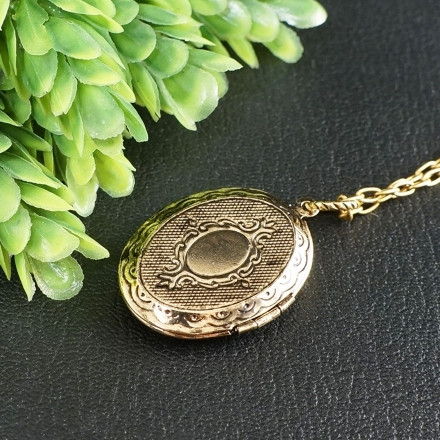 Медальон овальный Перламутр Гелиотис №16 antique gold