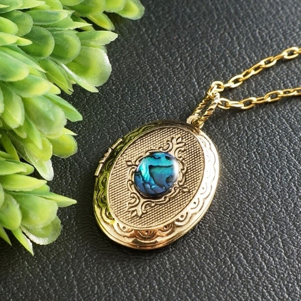 Медальон овальный Перламутр Гелиотис №17 antique gold