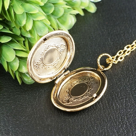 Медальон овальный Перламутр Гелиотис №17 antique gold