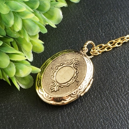 Медальон овальный Перламутр Гелиотис №17 antique gold