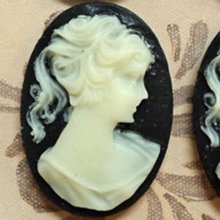 Камея Дама классическая ivory 18х25мм (1шт)