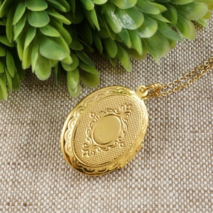 Медальон Камея шоколадно-коричневая Дама из стекла gold