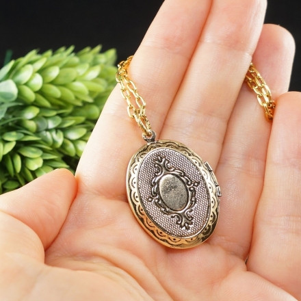Медальон овальный Перламутр Гелиотис №23 antique gold